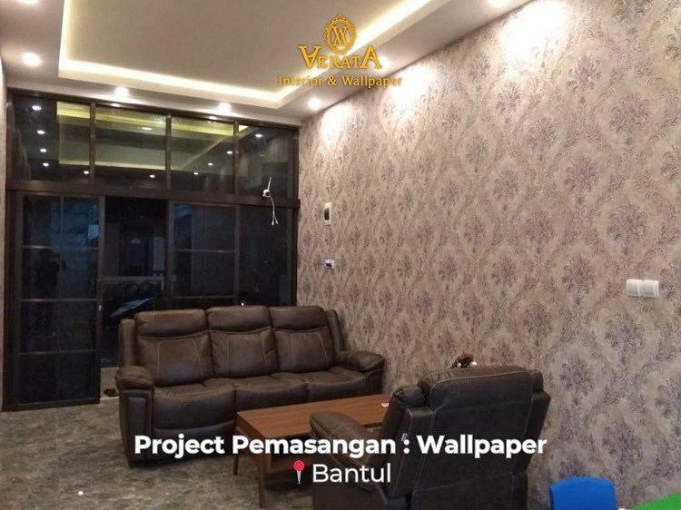 Pemasangan wallpaper di Bantul, Sumber: doc pribadi