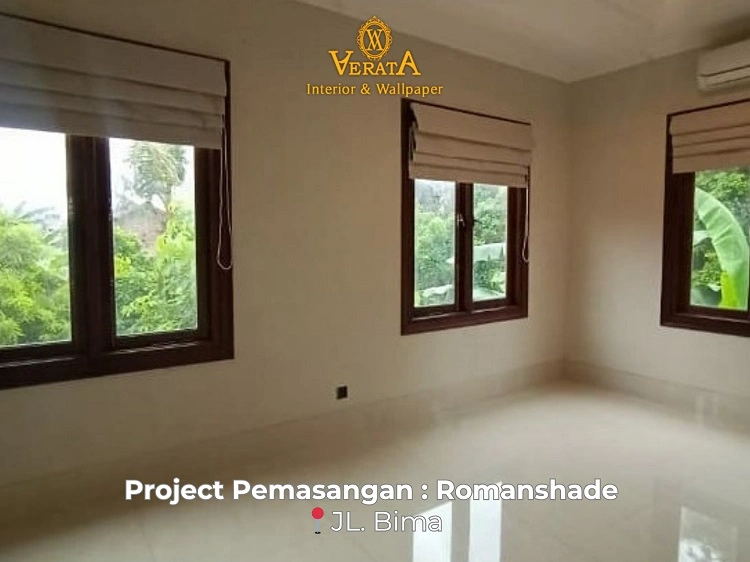 Roman shade di area ruang keluarga, Sumber: doc pribadi