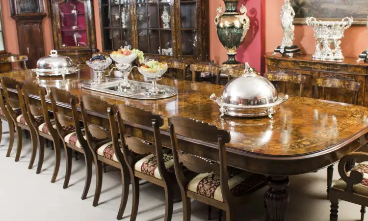 Meja makan antik, Sumber: regentantiques.com