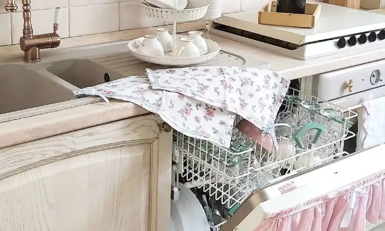 Alat dapur motif bunga, Sumber: atlasceramics.co.uk