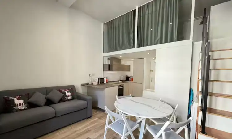 Konsep privasi mezzanine, Sumber: muscache.com