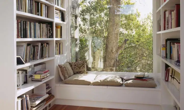 Perpustakaan sudut jendela, Sumber: home-designing.com