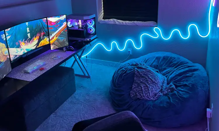 Area lesehan dengan bean bag, Sumber: reddit.com