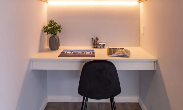 Study nook dengan lighting, Sumber: kaeinteriordesigns.co.nz