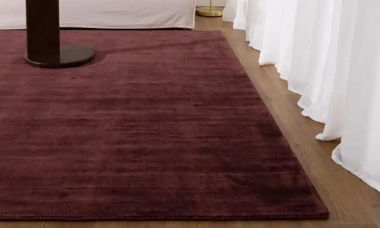 Karpet merah marun, Sumber: rugsdirect.com.au