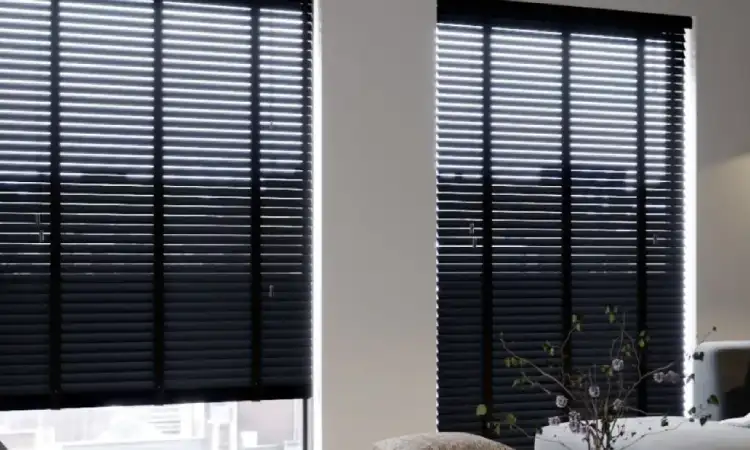 Wooden Blind Charcoal Black, Sumber: makemyblinds.co.uk