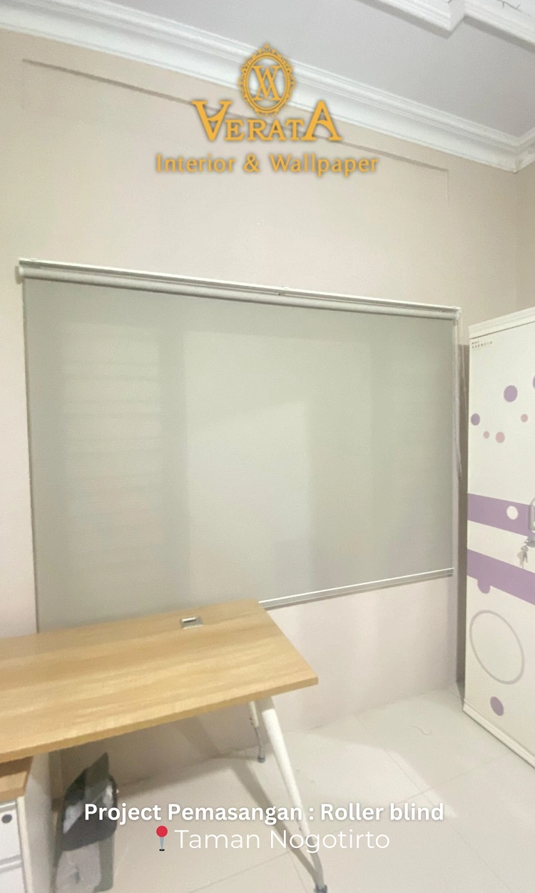 Pemasangan Roller Blind di Gamping, Sumber: doc pribadi