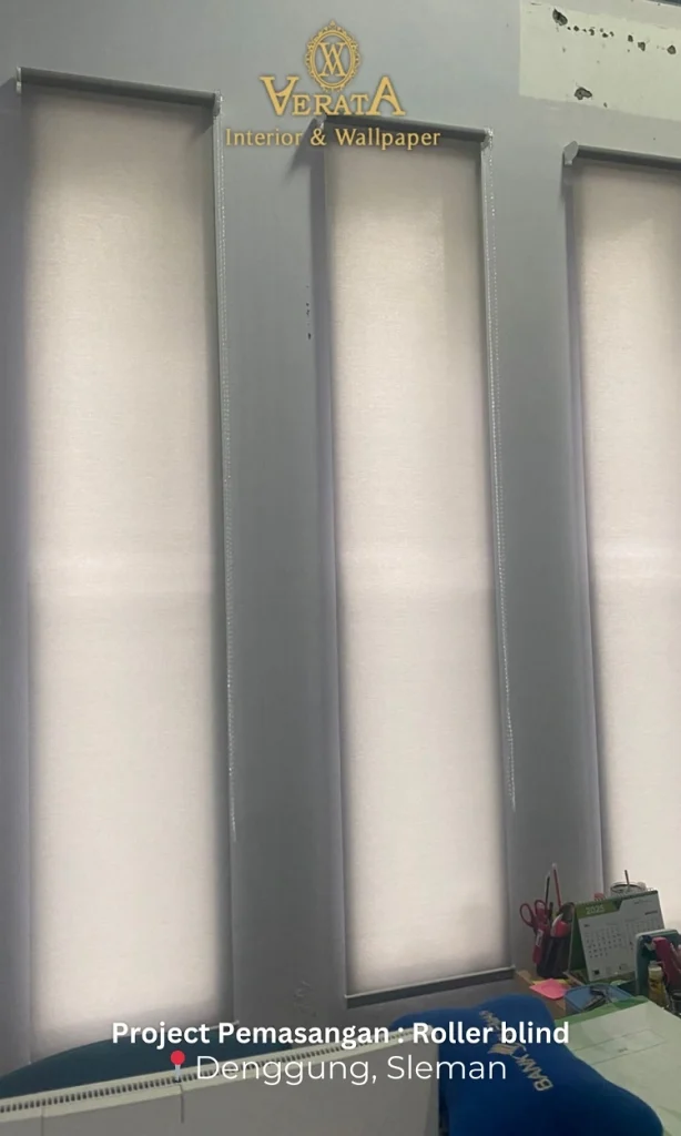 Roller blind untuk kesan lebih modern, Sumber: doc pribadi