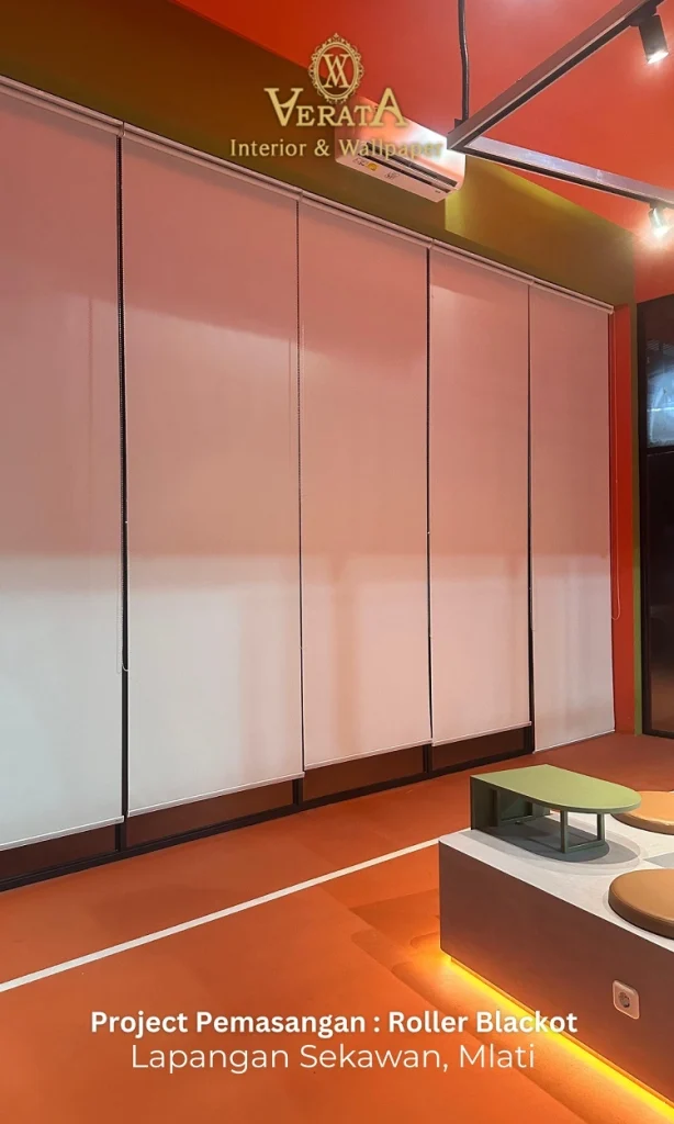 Pemasangan roller blackout di Mlati, Sumber: doc pribadi