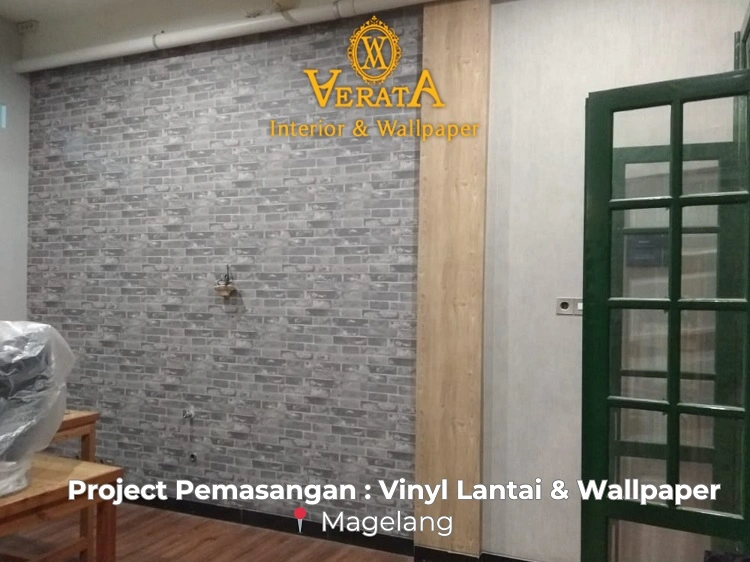 Pemasangan wallpaper cafe di Magelang, Sumber: doc pribadi