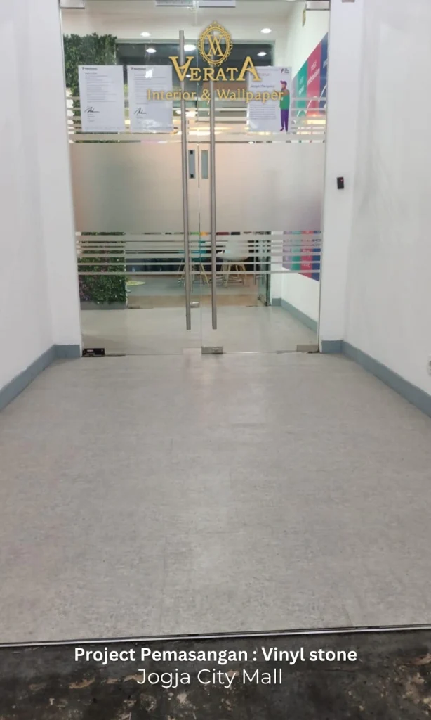 Lantai vinyl untuk area loading JCM, Sumber: doc pribadi