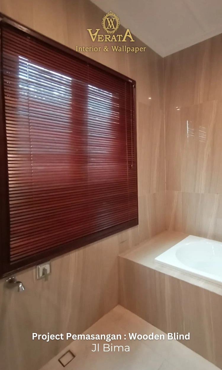 Wooden blind di area kamar mandi, Sumber: doc pribadi