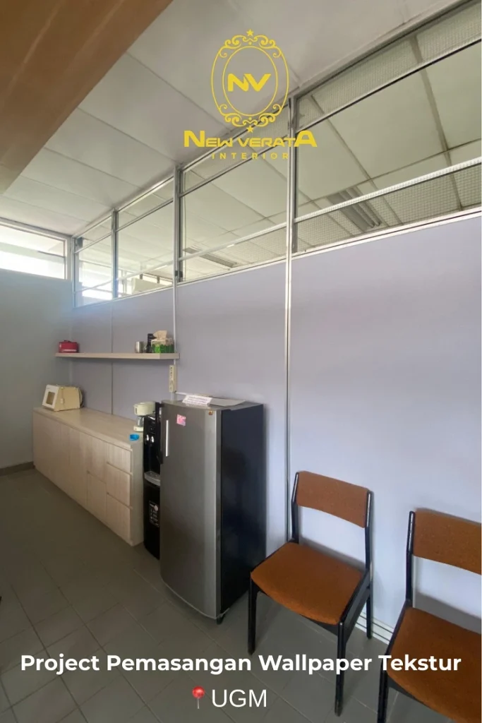 Wallpaper textured cocok untuk ruang kerja, Sumber: doc pribadi