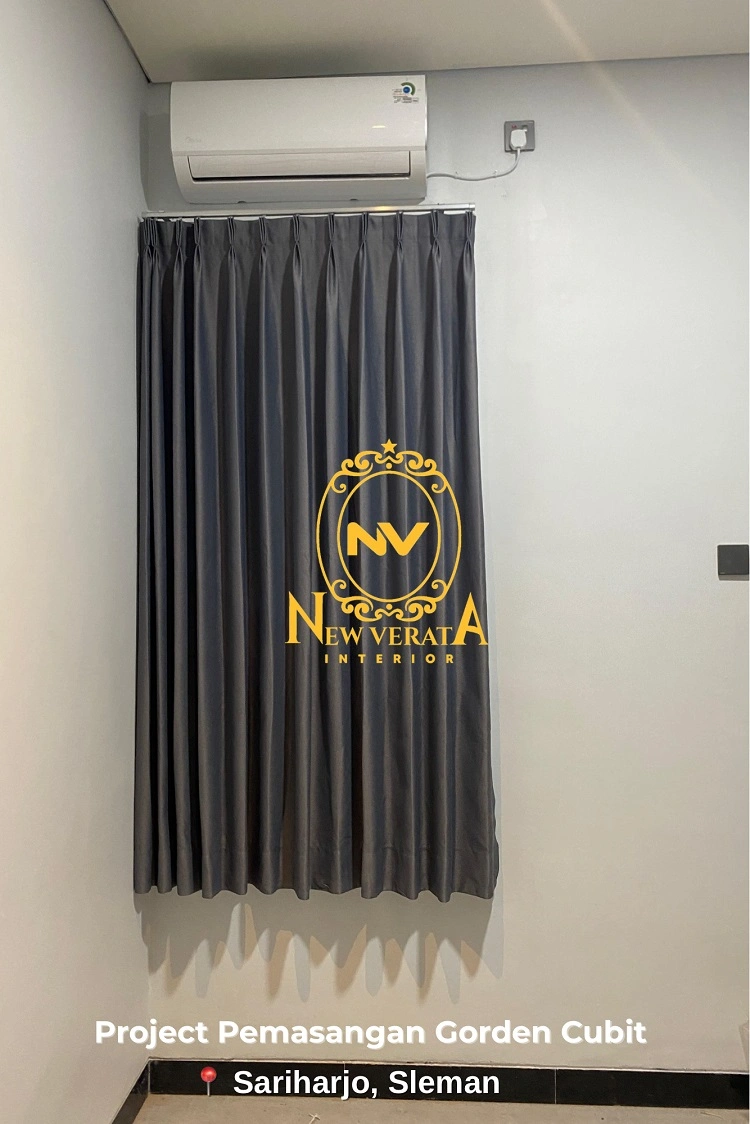 Pemasangan gorden cubit di kos-kosan Sleman, Sumber: doc pribadi
