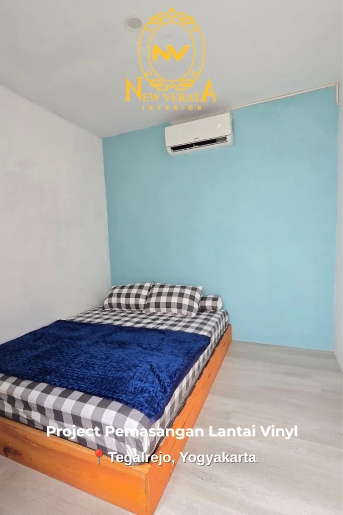 Pemasangan lantai vinyl di homestay Jogja, Sumber: doc pribadi