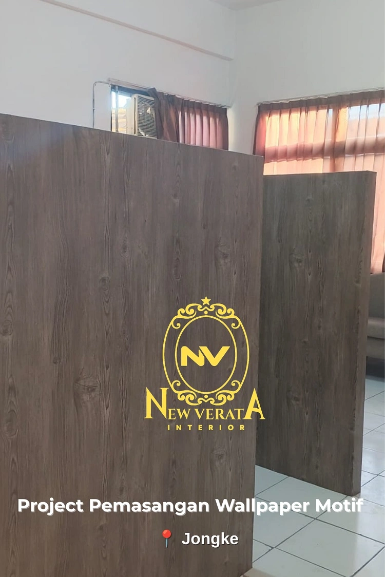 Pemasangan wallpaper motif pada rusunawa di Sleman, Sumber: doc pribadi