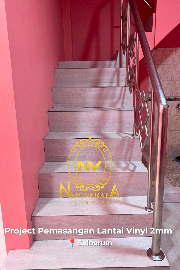 Lantai vinyl pada area tangga rumah, Sumber: doc pribadi