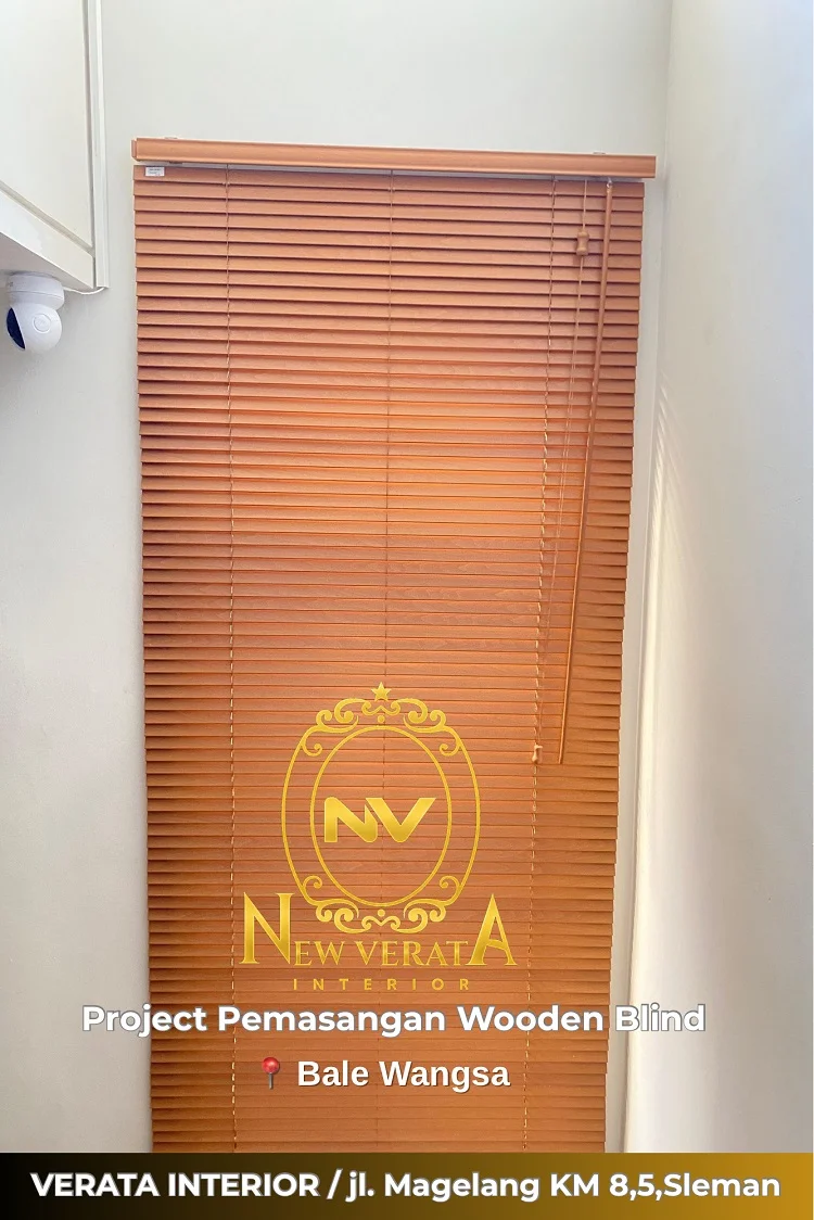 Pemasangan wooden blind untuk area tangga, Sumber: doc pribadi